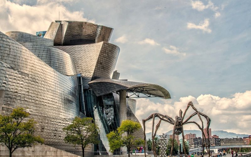 Lee más sobre el artículo El museo Guggenheim de Bilbao en España