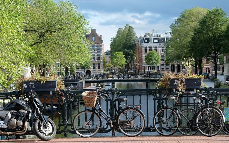 Lee más sobre el artículo Turismo en Ámsterdam – Los 10 lugares que ver en Ámsterdam
