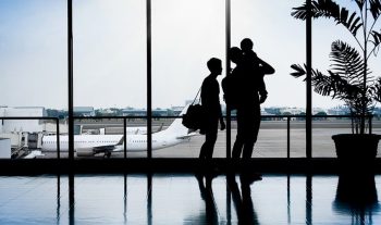 Lee más sobre el artículo Consejos para viajar en avión con niños