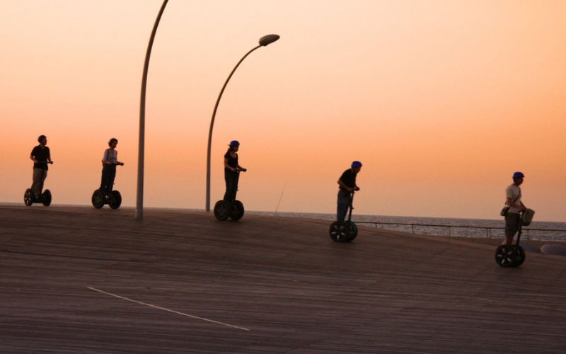 Lee más sobre el artículo Barcelona en Segway: Guía con 15 tours para descubrir la ciudad