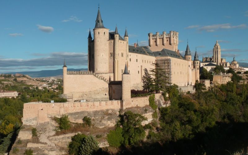 Lee más sobre el artículo 5 castillos impresionantes que ver en España
