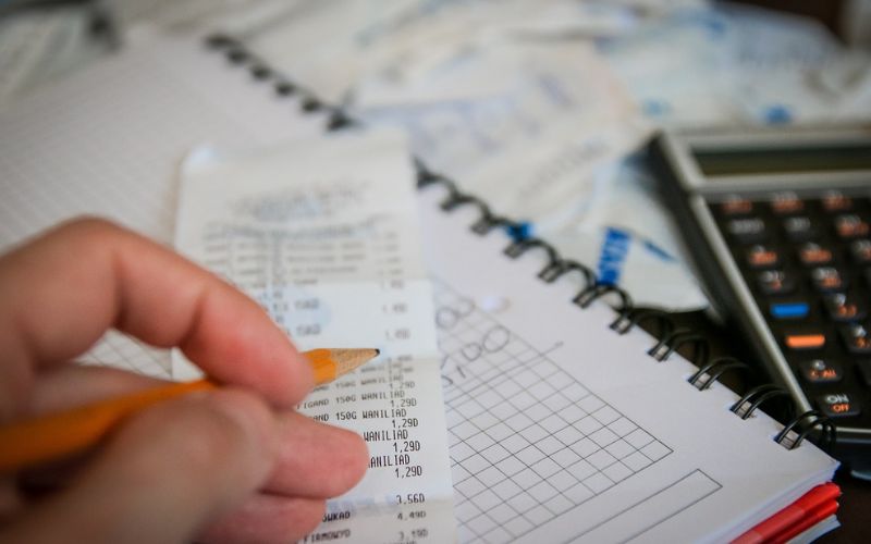 Lee más sobre el artículo ¿Se pueden desgravar las facturas de los viajes de negocios?