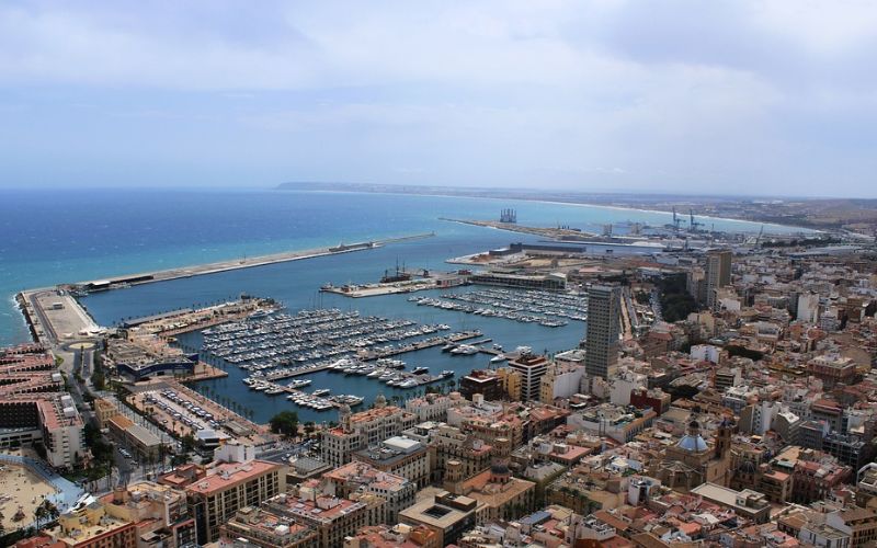 Lee más sobre el artículo Alicante: El destino perfecto para una segunda residencia de verano