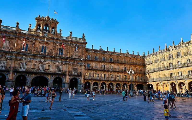 Lee más sobre el artículo Qué ver en Salamanca en un día: Los 5 imprescindibles para una visita rápida