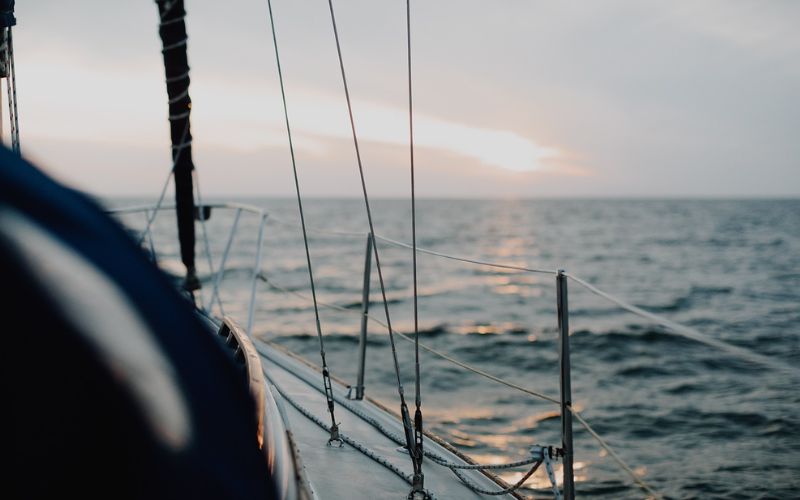 Lee más sobre el artículo ¿Por qué alquilar un velero? 5 razones para alquilar un velero