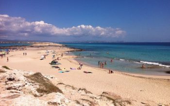 Lee más sobre el artículo Las maravillas de Ibiza y Formentera: Guía completa por sus lugares más icónicos