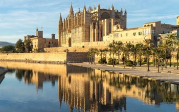 Lee más sobre el artículo Viajar en ferry a las islas Baleares – Qué ver en cada isla