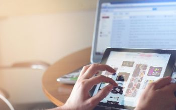 Lee más sobre el artículo ¿Cómo optimizar la gestión del tiempo y el control horario con Visualtime en una agencia turística?