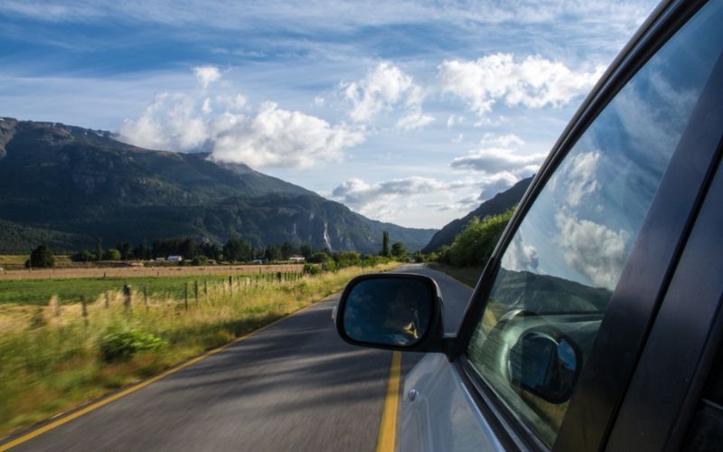 Lee más sobre el artículo Ventajas de alquilar un coche para viajar por destinos rurales