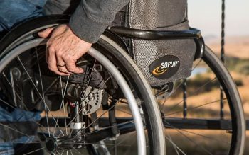 Lee más sobre el artículo Guía completa para moverse por Mallorca en silla de ruedas