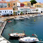 Los destinos más bonitos para alquilar un velero en España