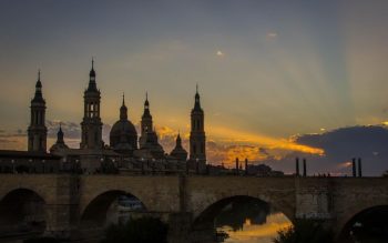 Lee más sobre el artículo Guía para visitar Zaragoza en el Puente del Pilar